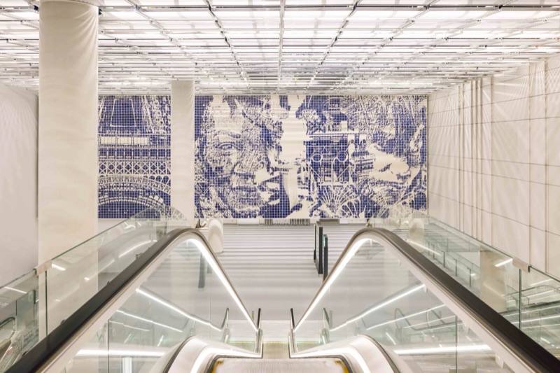 Strates Urbaines azulejo mural over the escalators of the Gare d'Orly